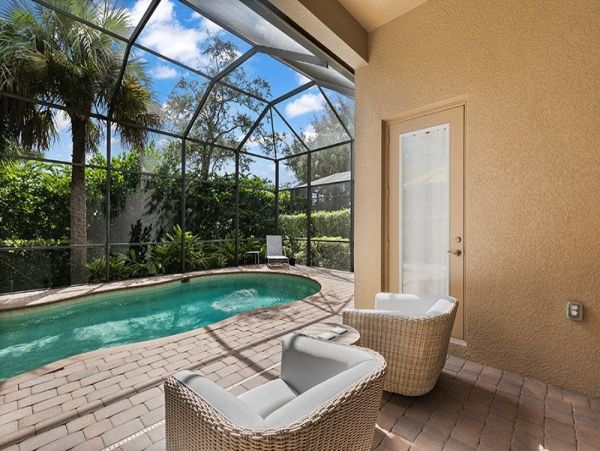 Charming Three Bedroom Vacation Pool Home in Naples