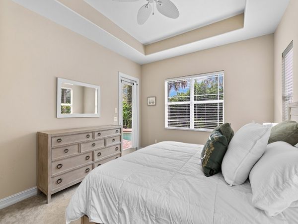 Charming Three Bedroom Vacation Pool Home in Naples