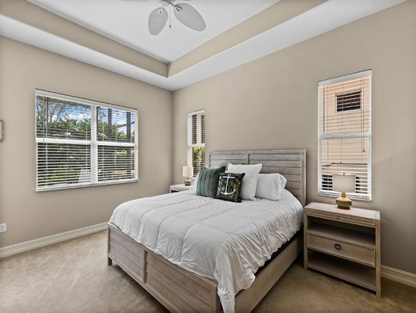 Charming Three Bedroom Vacation Pool Home in Naples