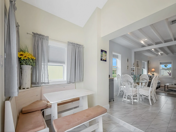 Delightful Coastal 3 Bedroom Vacation Pool Home