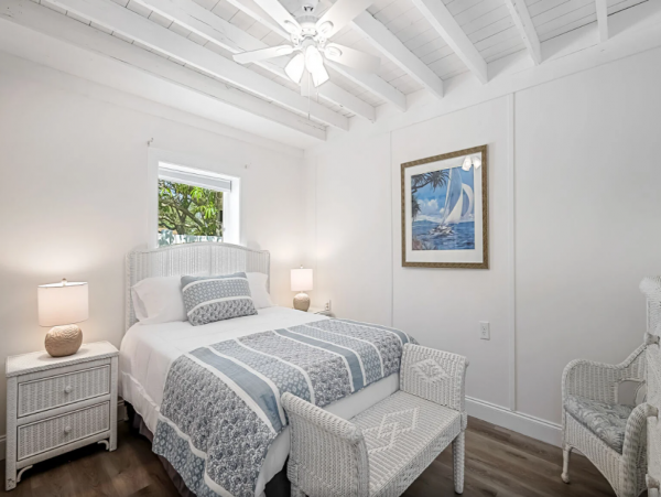 Delightful Coastal 3 Bedroom Vacation Pool Home