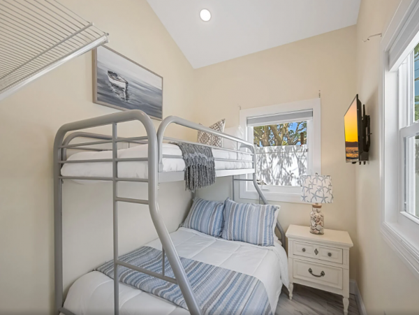 Delightful Coastal 3 Bedroom Vacation Pool Home