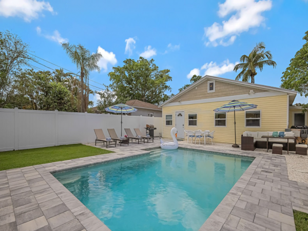 Delightful Coastal 3 Bedroom Vacation Pool Home