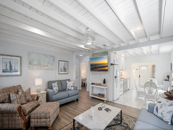 Delightful Coastal 3 Bedroom Vacation Pool Home