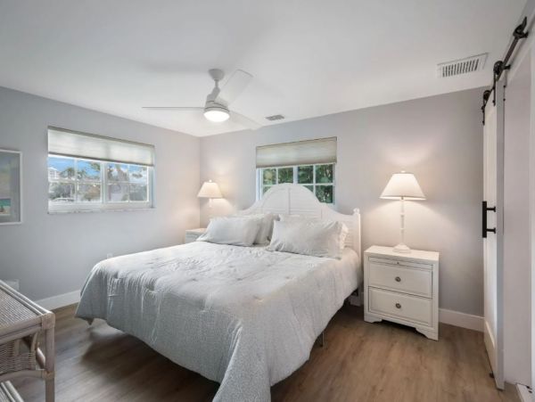 Walk to Beach Vcacation Duplex Two Bedroom