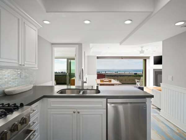 Oceanfront Three Bedroom Vacation Rental in Mission Beach