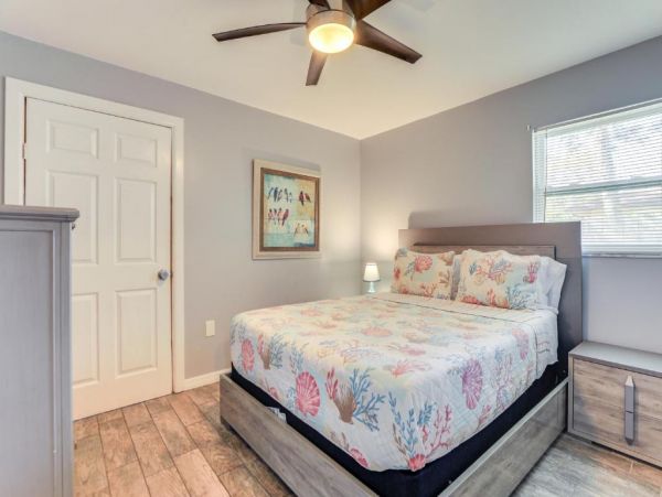 Sarasota Getaway: Heated Pool, Games, Close to Downtown