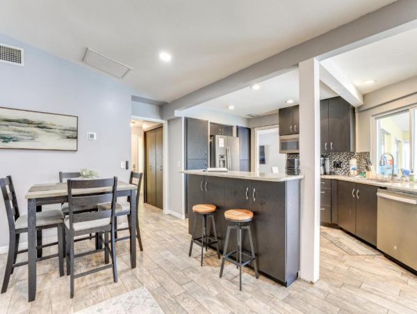 Sarasota Getaway: Heated Pool, Games, Close to Downtown