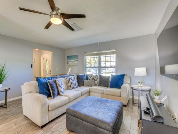 Sarasota Getaway: Heated Pool, Games, Close to Downtown