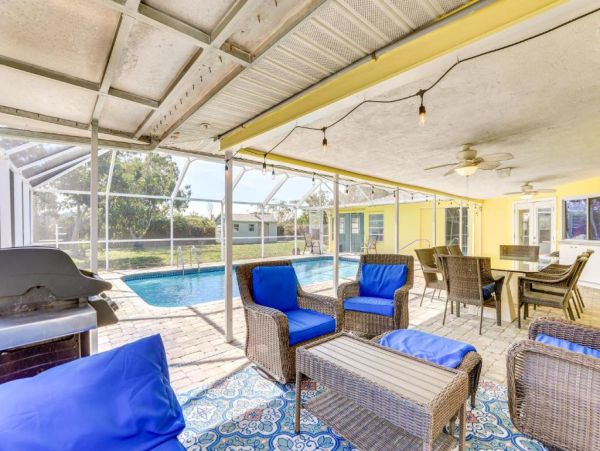 Sarasota Getaway: Heated Pool, Games, Close to Downtown
