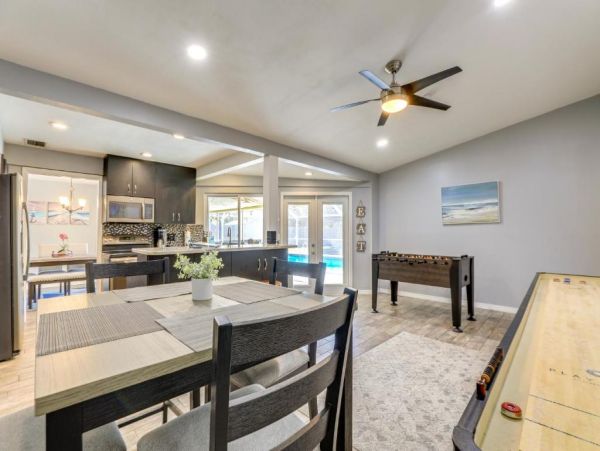 Sarasota Getaway: Heated Pool, Games, Close to Downtown