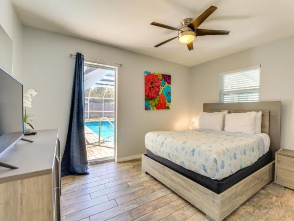 Sarasota Getaway: Heated Pool, Games, Close to Downtown