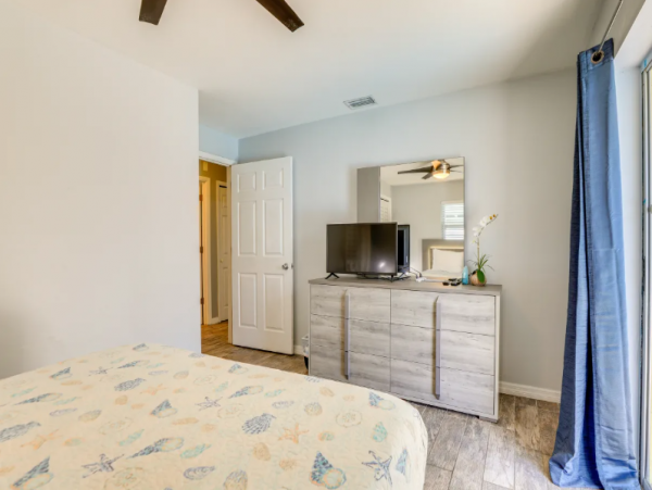 Sarasota Getaway: Heated Pool, Games, Close to Downtown