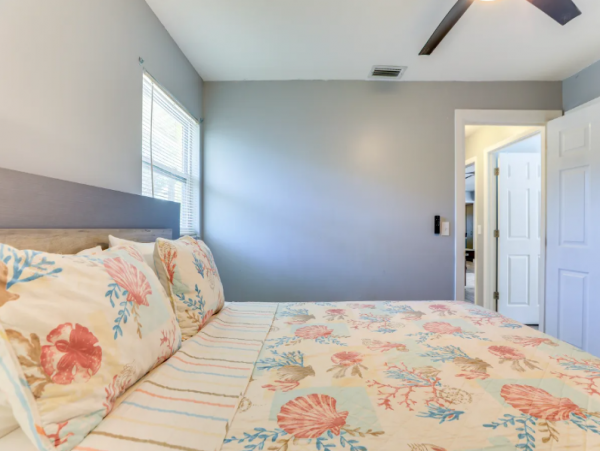 Sarasota Getaway: Heated Pool, Games, Close to Downtown