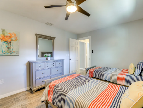 Sarasota Getaway: Heated Pool, Games, Close to Downtown