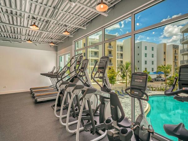 Luxury Waterfront Vacation Rental with 2 Bedroom, Pool & Gym