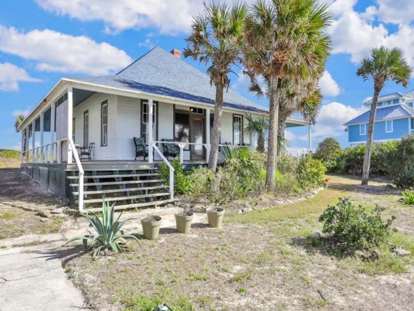 Oceanfront Five Bedroom Vacation Home in St. Augustine