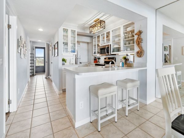 100 Steps from the Beach & Ocean Views