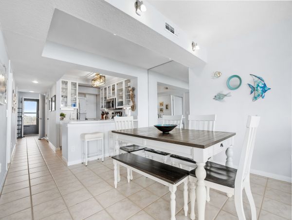 100 Steps from the Beach & Ocean Views