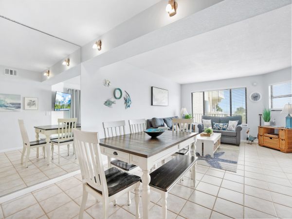 100 Steps from the Beach & Ocean Views