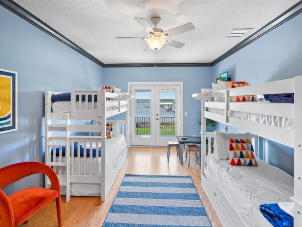 Vacation Home in Crescent Beach - Ideal Getaway for Families