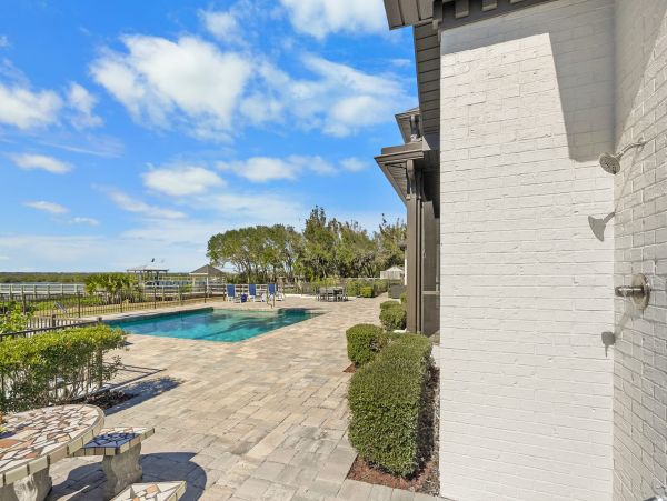 Vacation Home in Crescent Beach - Ideal Getaway for Families