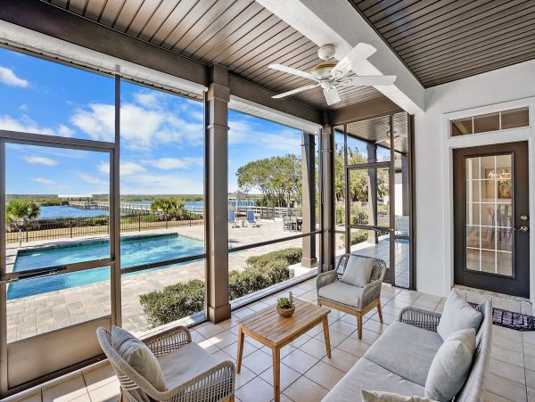 Vacation Home in Crescent Beach - Ideal Getaway for Families