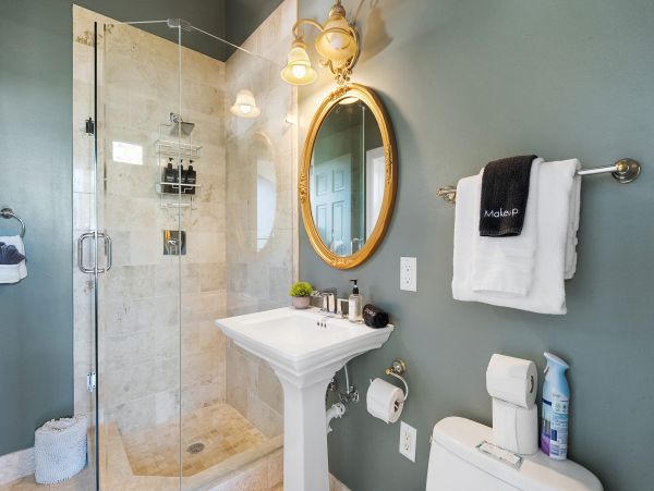 Vacation Home in Crescent Beach - Ideal Getaway for Families
