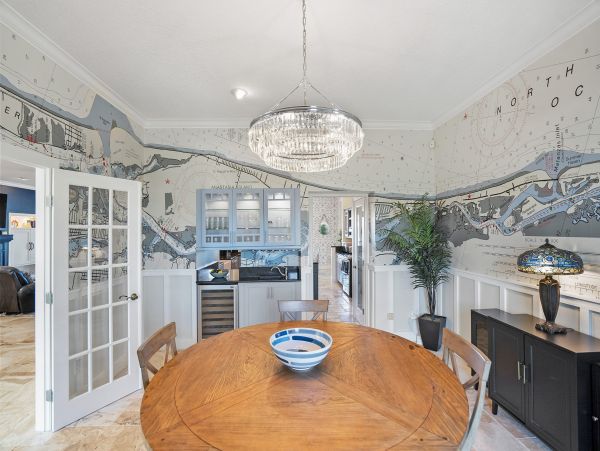 Vacation Home in Crescent Beach - Ideal Getaway for Families