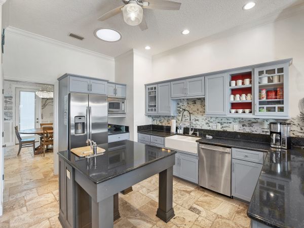 Vacation Home in Crescent Beach - Ideal Getaway for Families