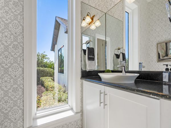 Vacation Home in Crescent Beach - Ideal Getaway for Families