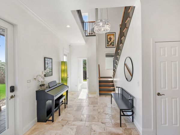 Vacation Home in Crescent Beach - Ideal Getaway for Families
