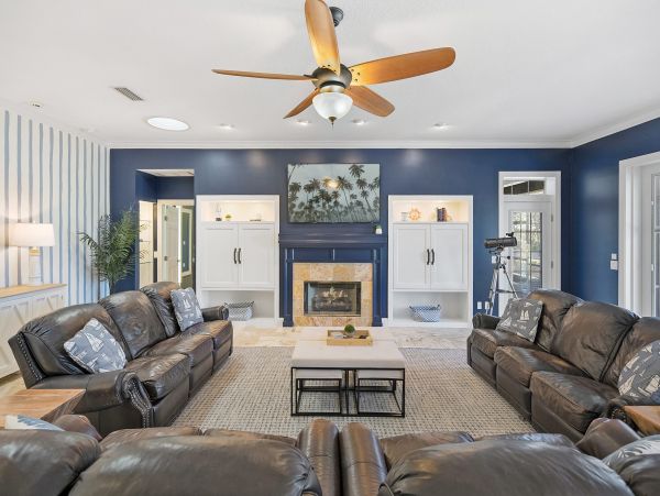 Vacation Home in Crescent Beach - Ideal Getaway for Families