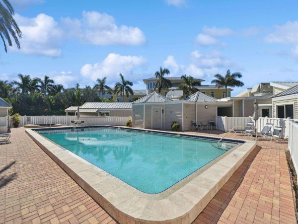 Three Bedroom Luxury Condo on the beach
