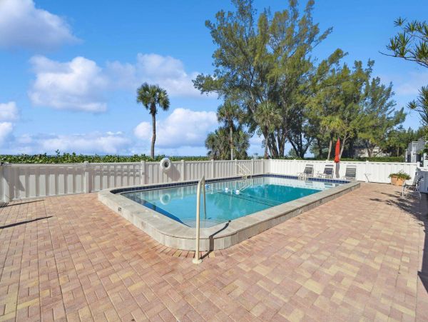 Three Bedroom Luxury Condo on the beach