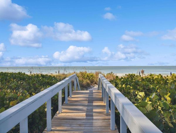 Three Bedroom Luxury Condo on the beach