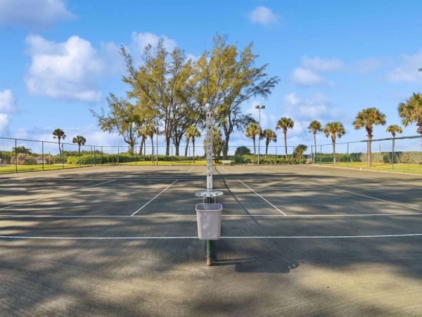Three Bedroom Luxury Condo on the beach