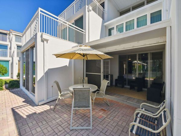 Three Bedroom Luxury Condo on the beach