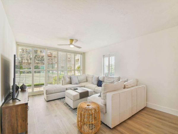 Three Bedroom Luxury Condo on the beach