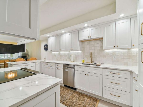 Three Bedroom Luxury Condo on the beach
