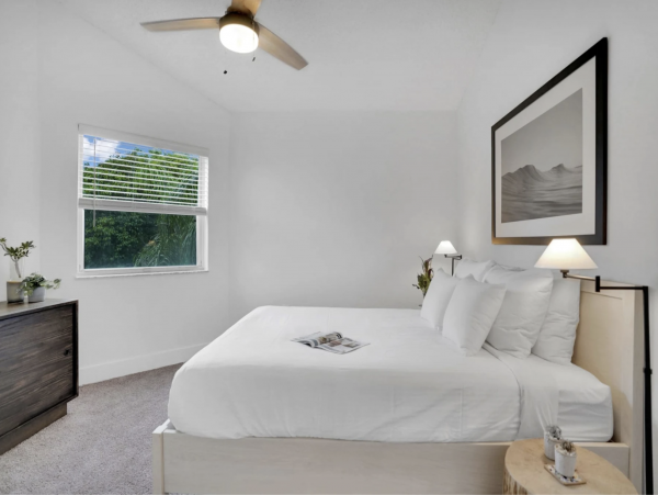 Spacious Modern 2-BD Apartment in Dania Beach with Shared Pool, Gym & Grills