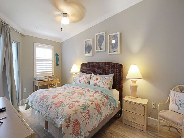 Beautiful 2nd Floor 2 Bedroom Condo on the Enchanting Siesta Key
