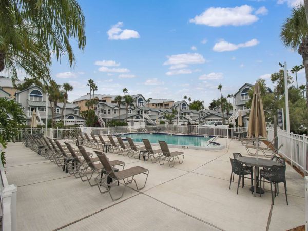 Beautiful 2nd Floor 2 Bedroom Condo on the Enchanting Siesta Key