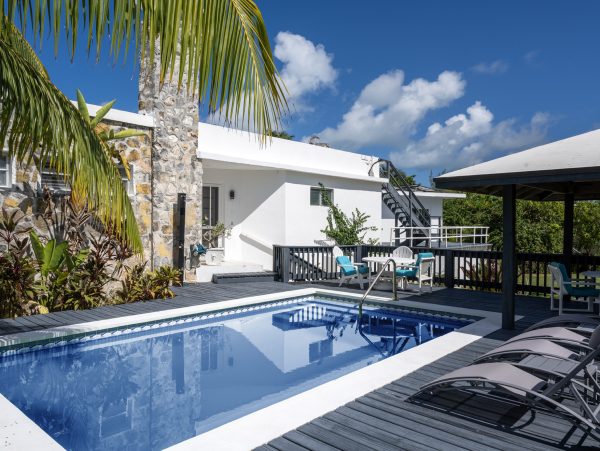 Beachfront Six-Bedroom Estate With Pool in Palmetto Point