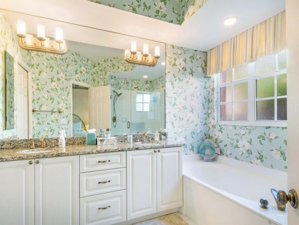 Naples Three Bedroom Vacation Condo