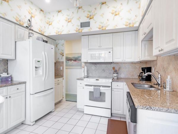 Naples Three Bedroom Vacation Condo