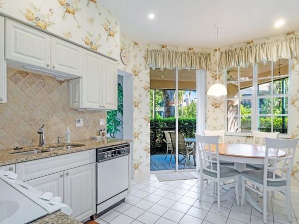 Naples Three Bedroom Vacation Condo