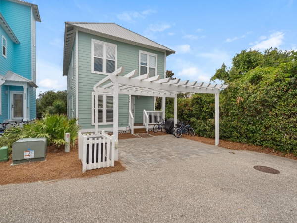 Memorable Beach Vacation Home Short Walk to Beach