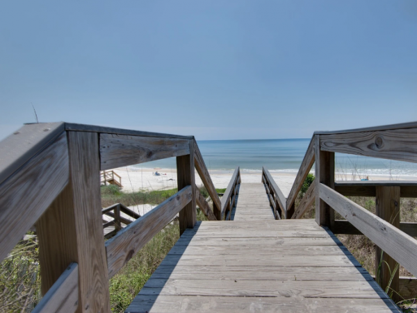 Memorable Beach Vacation Home Short Walk to Beach