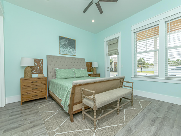Relaxing Getaway Four Bedroom Vacation Pool Home